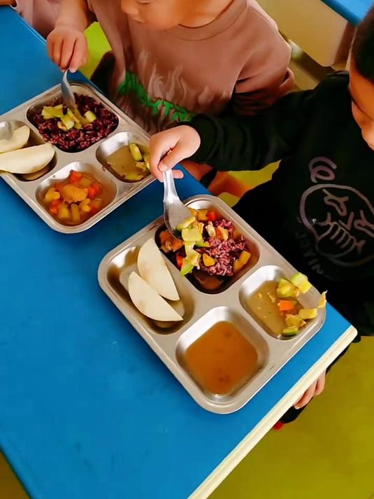 园长规定 幼儿园焖米饭时可以加入一些其他谷物