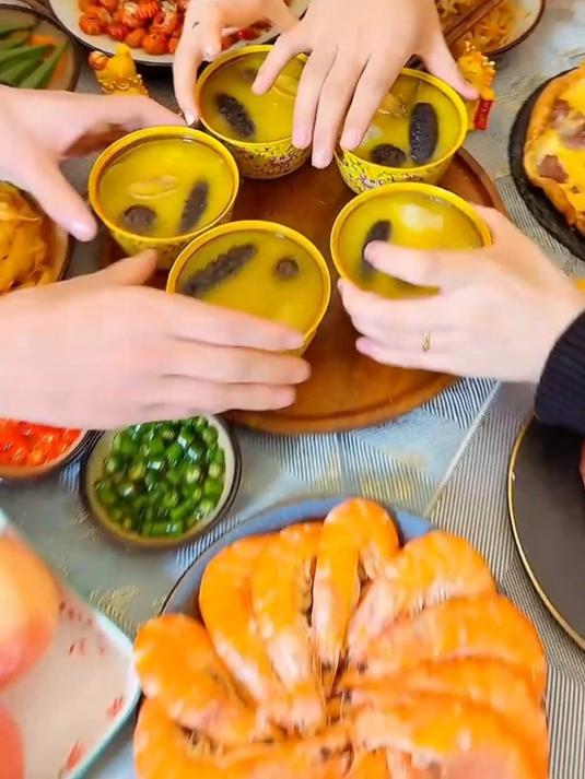 太鲜了太鲜了,这个佛跳墙金汤熬制,鲍鱼海参应有尽有