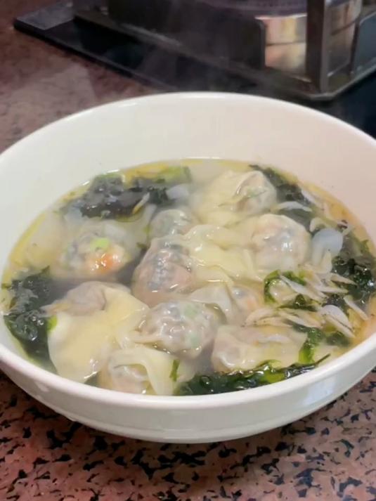 婆婆做的紫菜鲜肉小馄饨，真的太鲜美了！一定要试试！#优质视频激励计划#