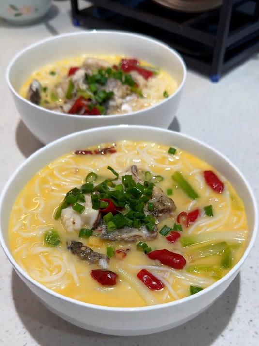 每次回衡阳吃的早餐就是衡阳鱼粉,鲜的要命,没吃过的非常值得试