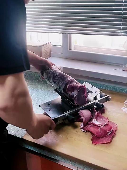 家家必备的封口机,吃不完的食物真空包装起来保存很方便