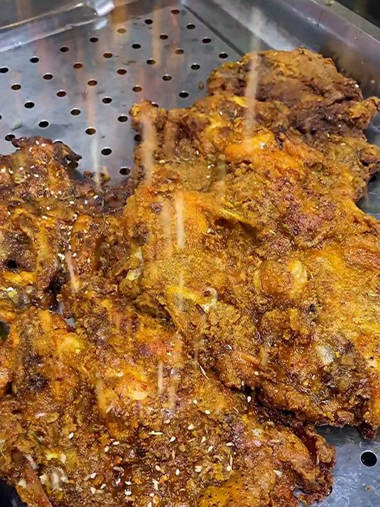 油炸大鸡架,可以当小吃,零食,也可以下酒,你那有吗?