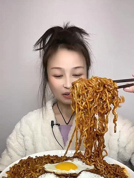 美食吃播:火鸡面