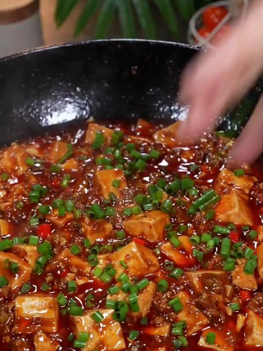 没胃口的时候来一盘麻婆豆腐,麻辣鲜香