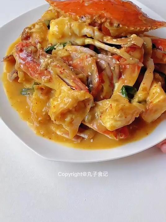 秋天的第一只梭子蟹蒜香咖喱炒蟹～