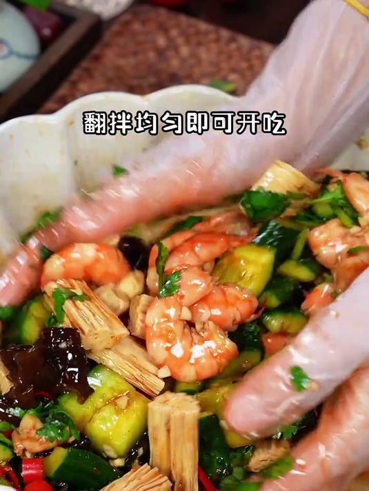 天热吃饭没胃口,试试这个泰式凉拌黄瓜