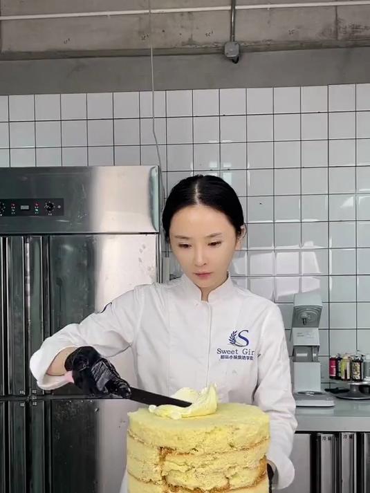 第二次给安冉做婚礼蛋糕