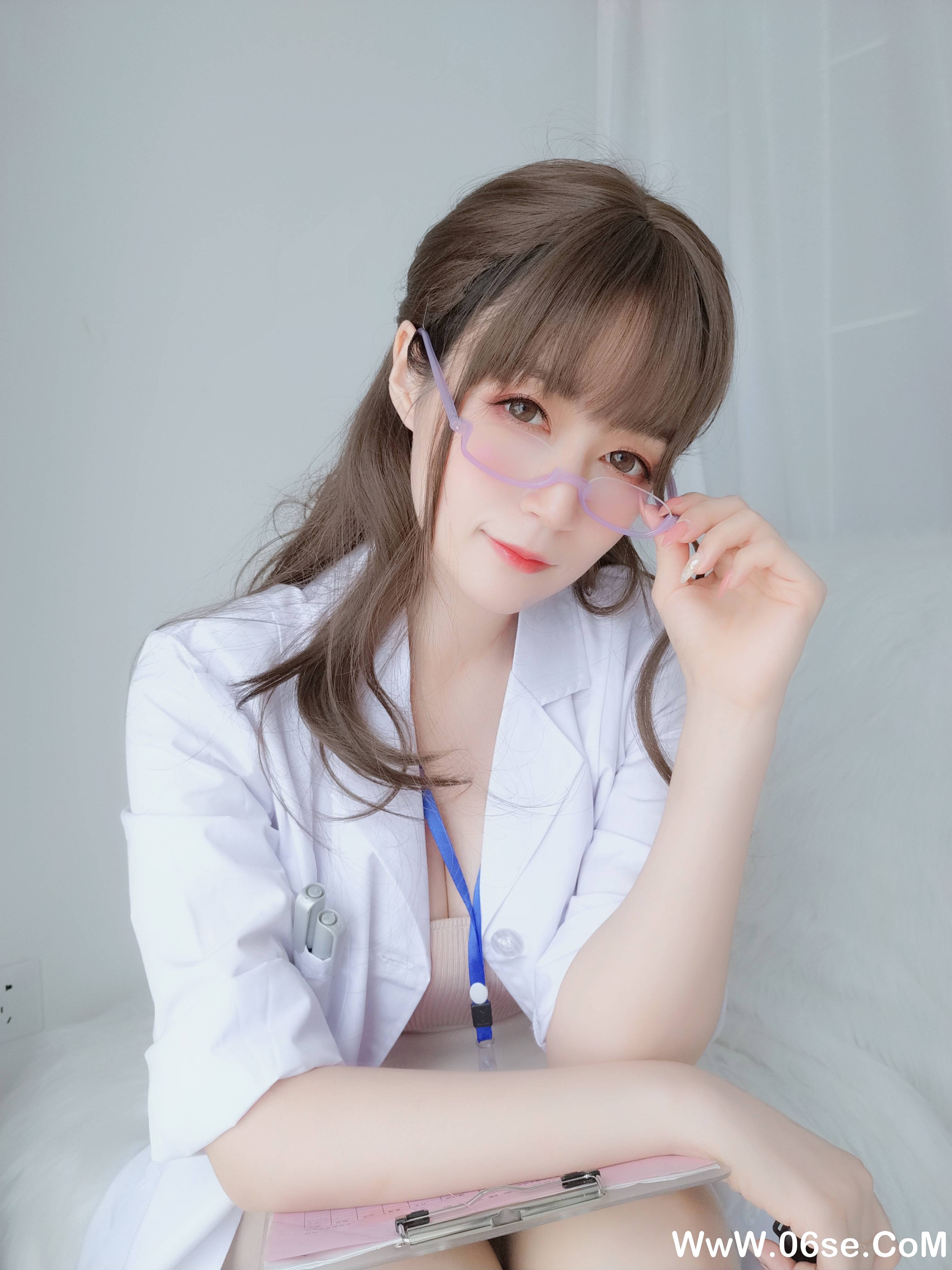 图片[69]-Coser小姐姐白银 NO.060 – 私人医生[159P+6V1.03G]-六色网