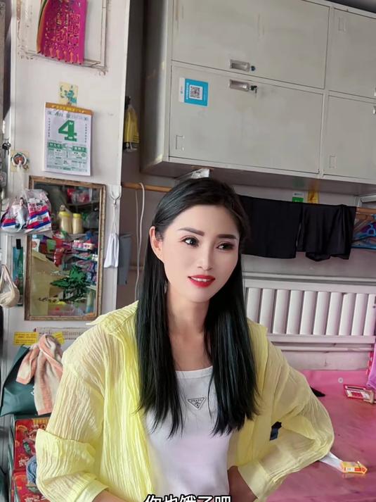 奶奶爷爷家吃打卤面。奶奶爷爷农村生活记录真实生活姐妹日常