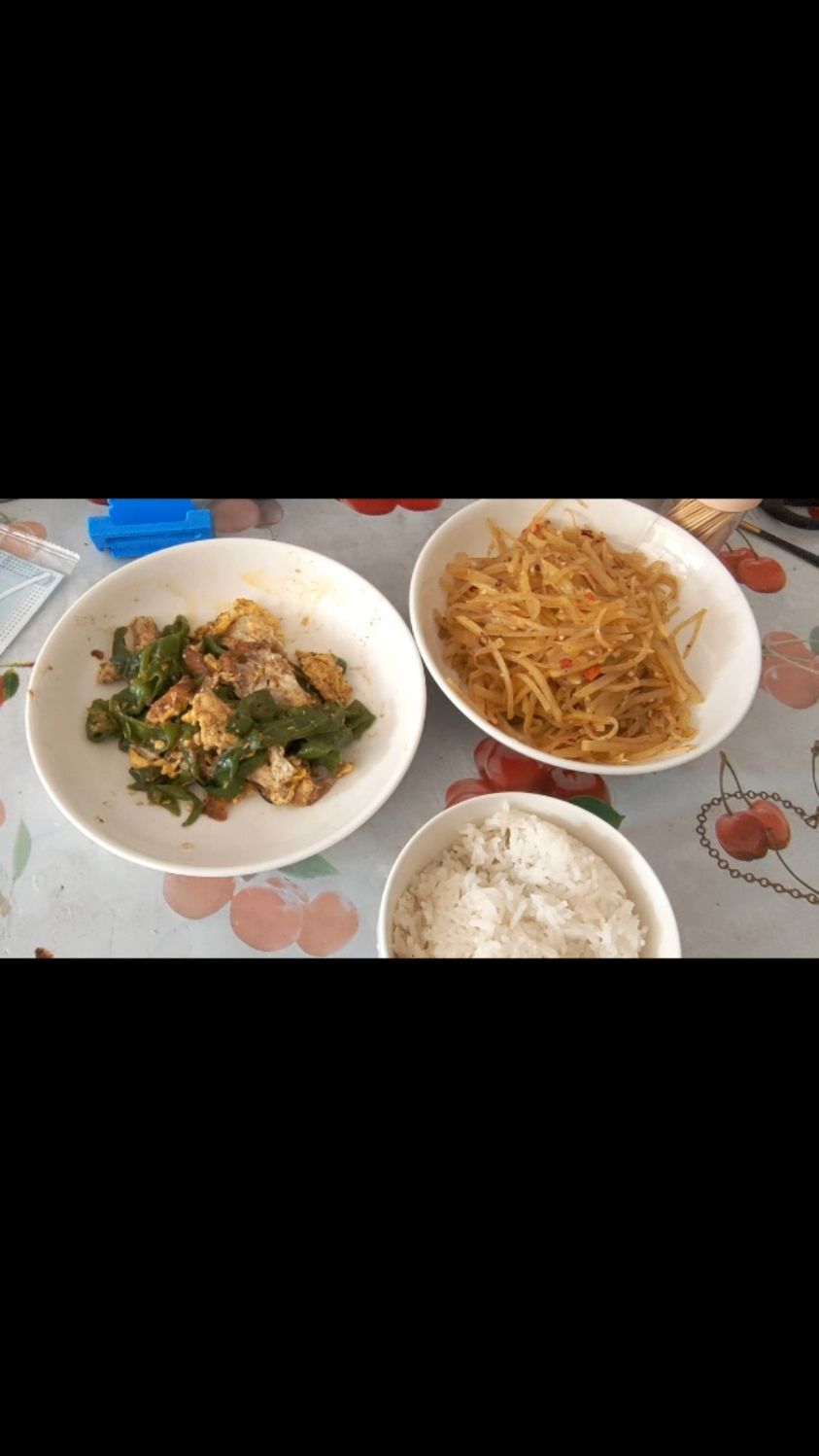 周末一个人在家炒两个家常菜追追剧也是很满足#一个人的快乐生活
