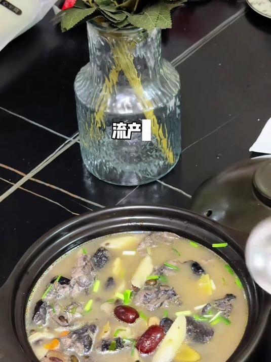 交给你们了！小月子必喝的黄芪乌鸡汤，照这个配方抄作业！