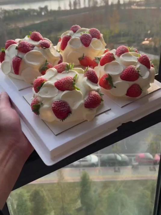 草莓小蛋糕