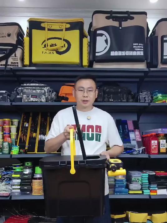 一款多功能可以坐钓鱼桶 钓鱼桶 多功能钓鱼桶 可坐钓鱼桶