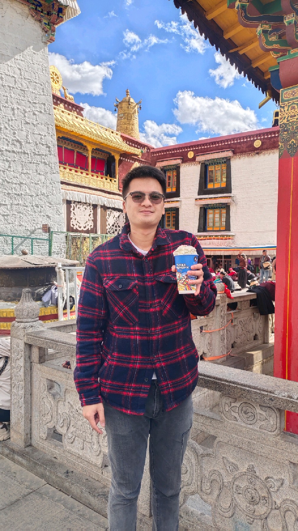 冬天里的第一杯奶茶是阿刁牦牛奶茶