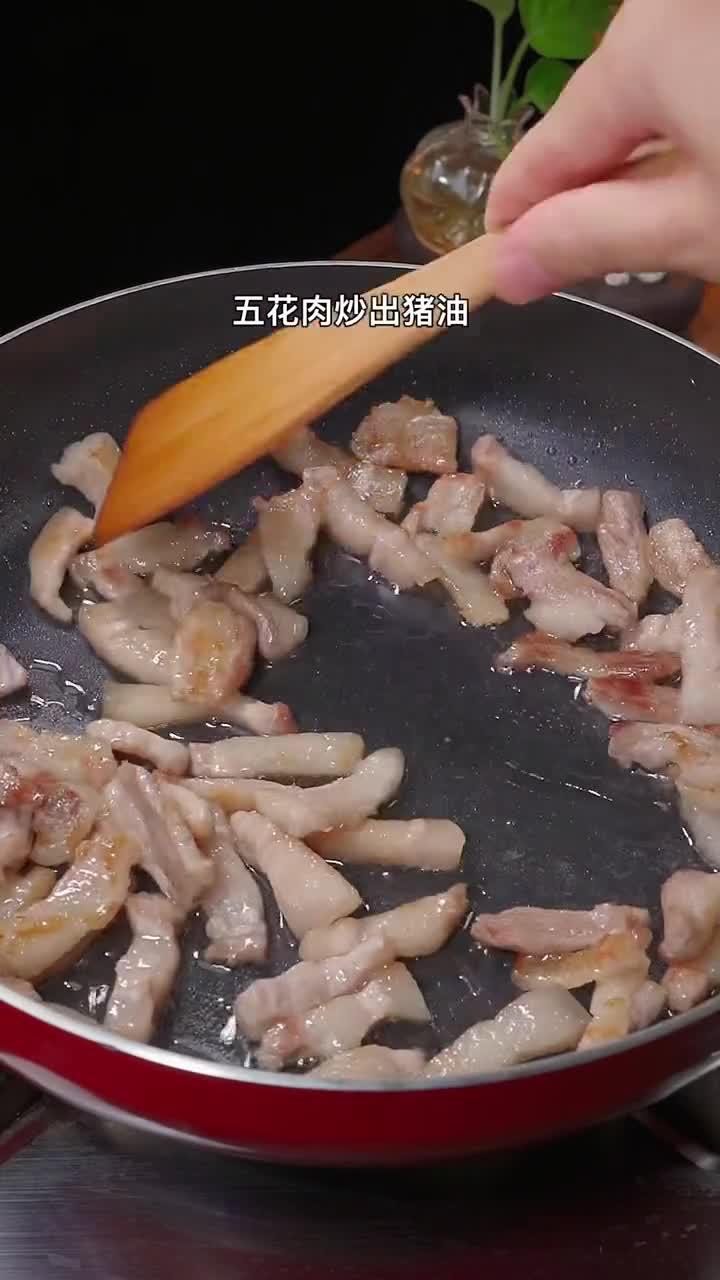 一家大小朋友都喜欢吃的台式卤肉饭做法简单汤汁拌米饭好吃得很卤肉饭美食吃货