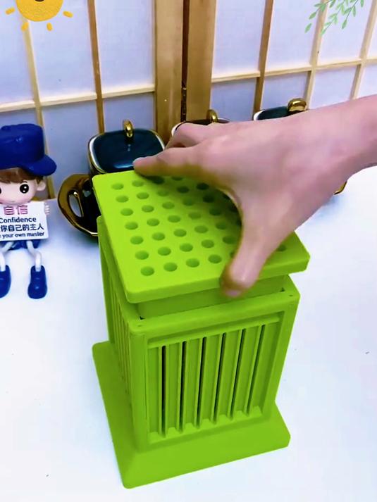 有了这款穿肉串神器,自己动手就可以穿肉串,真是好用又方便!