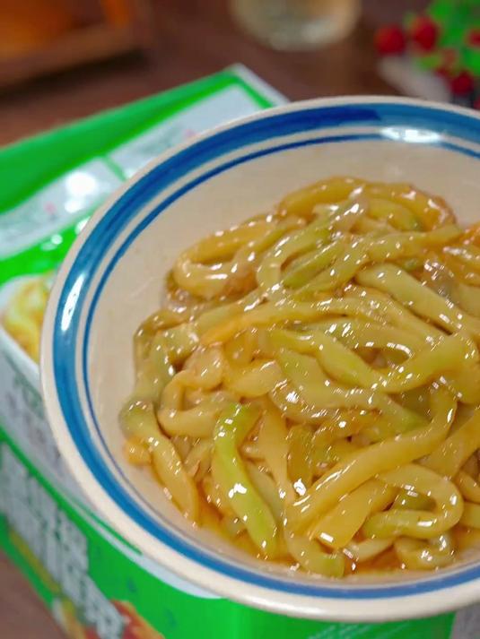 懒人福音！上班疲惫不想做饭？一包麻油榨菜秒变干饭人