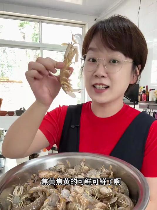 鲜溜溜的爬虾包子太绝了,一口气吃三个