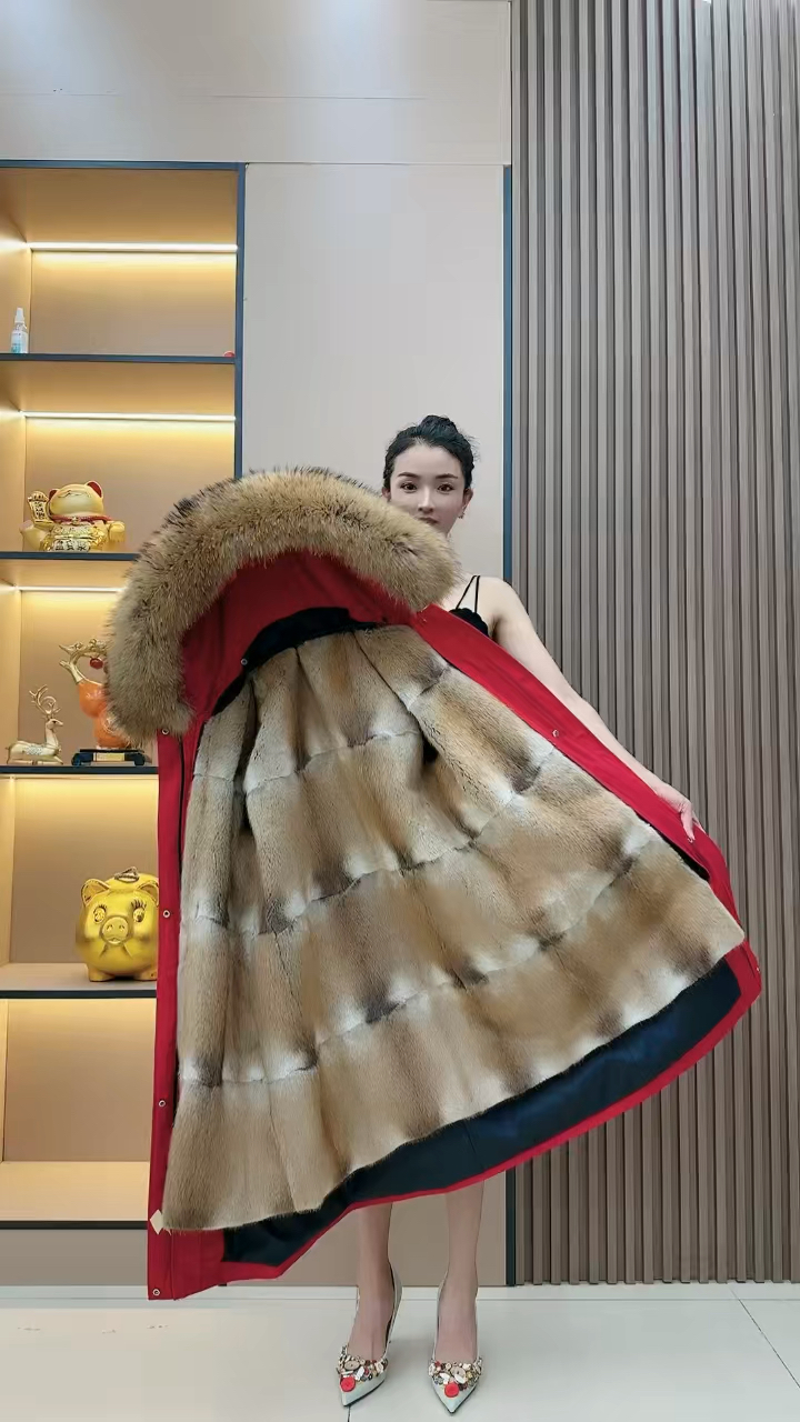 经典款小蛮腰派克服,青跟貂内胆,内胆毛毛可订做