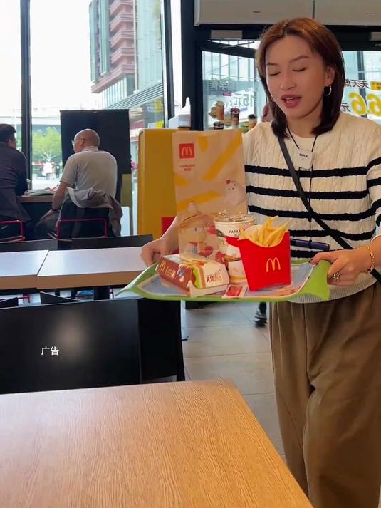 麦门信徒一起冲!24.9新板烧鸡腿堡套餐快去买!