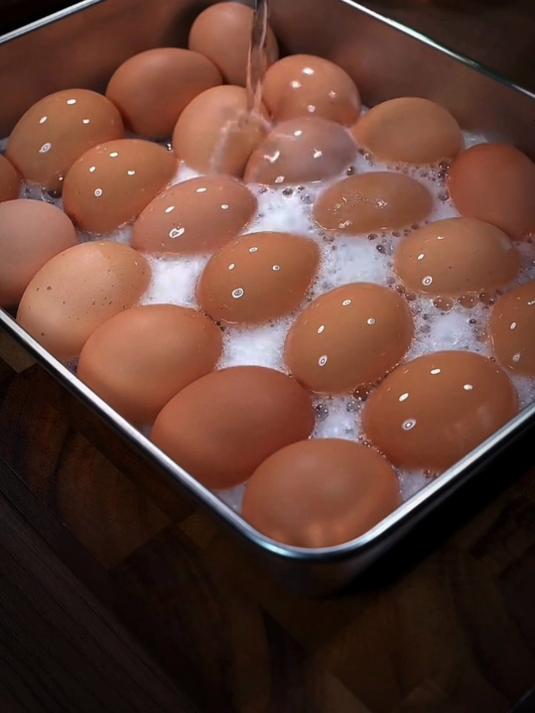 今天给大家分享一个腌鸡蛋的做法