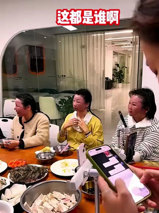 街边高热量网红小吃诱惑力拉满_坚持许久的减脂计划瞬间破防