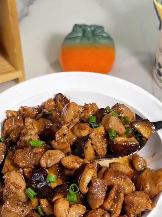 低卡香菇滑鸡，吃肉掉秤蛋白质拉满