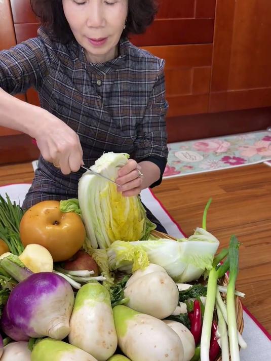 婆婆今天做萝卜水泡菜