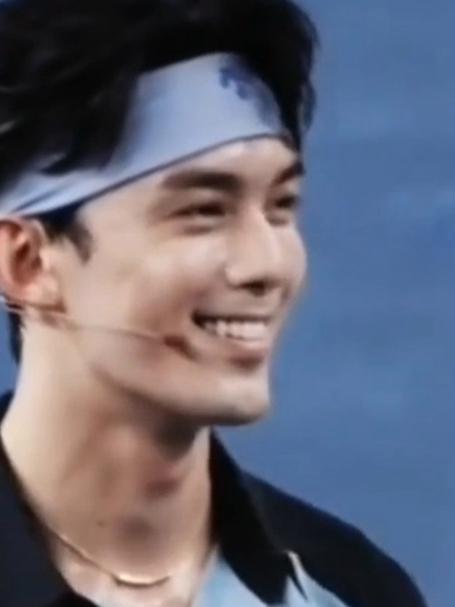 吴磊居然是方形天赋胸肌,真的要尖叫了!