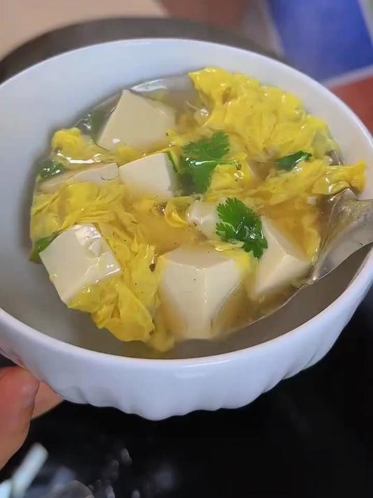天气太热不想吃饭,来碗酸辣过瘾的酸辣汤