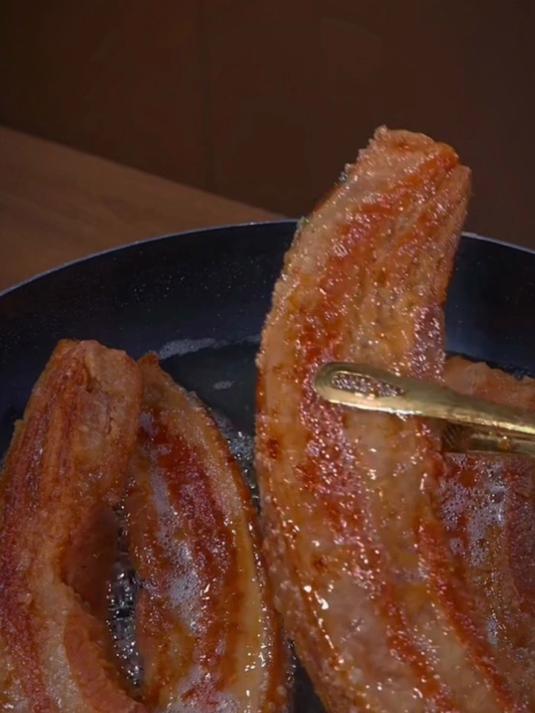 国庆节给孩子们安排一次这个脆皮五花肉做法