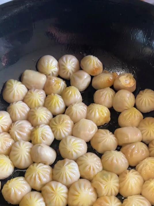 生煎包怎么做好吃?这是迷你生煎包!一口能吃10个