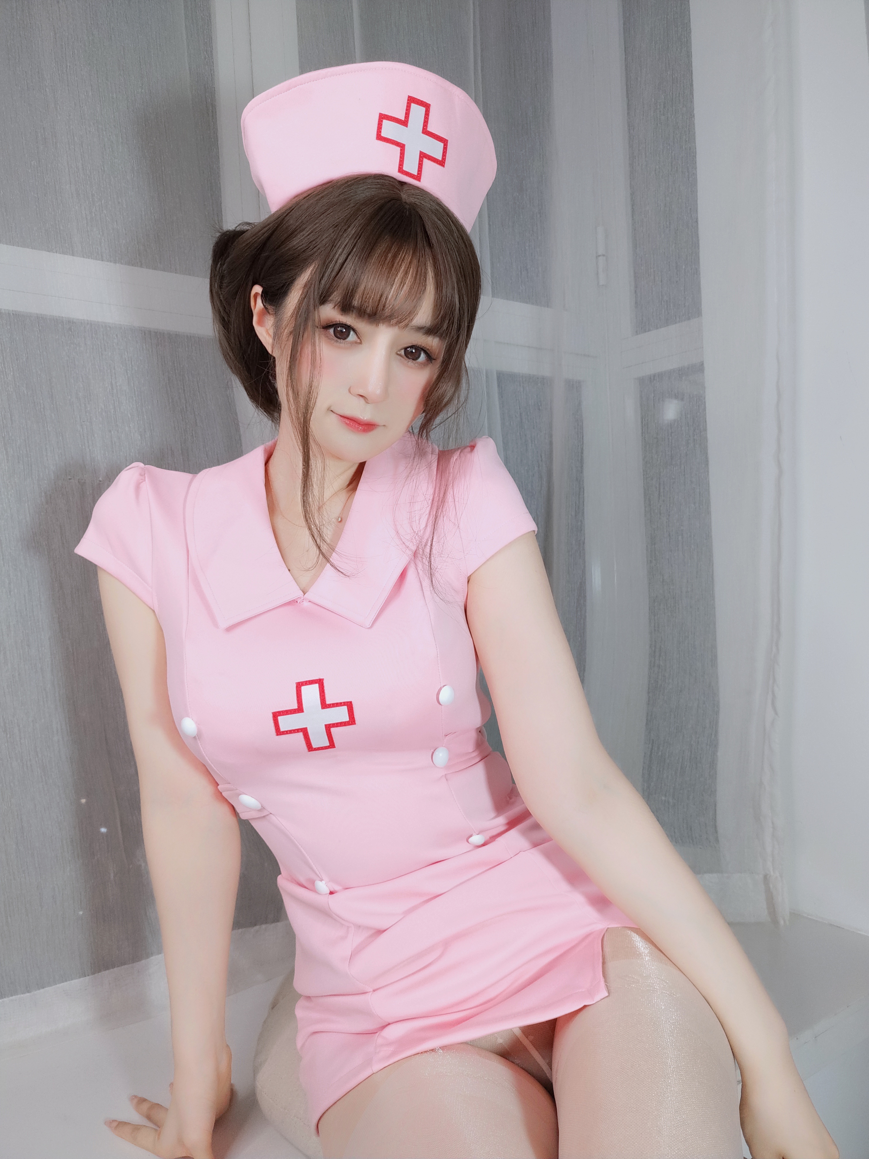 Coser小姐姐白银 NO.169 — 珍珠内衣 [25P68M]-六色网