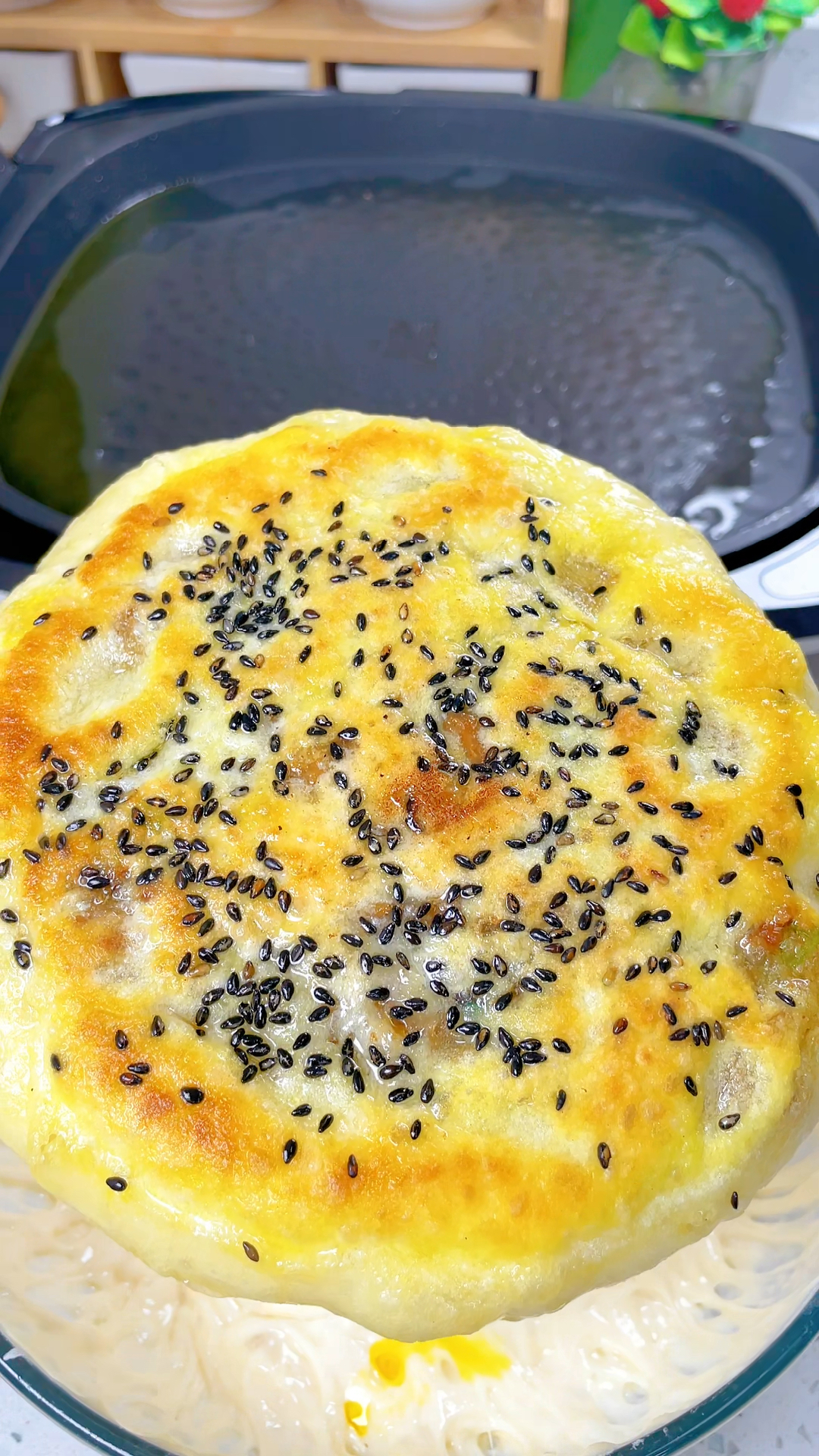 薄皮大馅梅干菜肉饼要多软有多软,超级好吃,快给家人做起来#发面饼 #发面馅饼