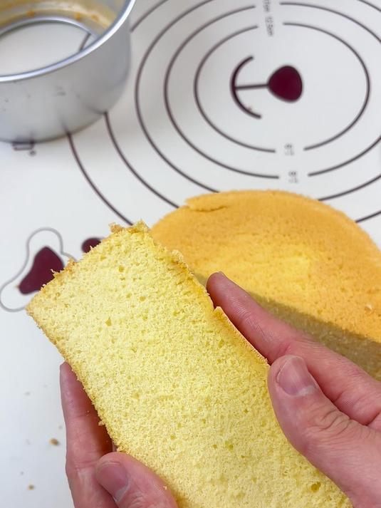 适合新手的蛋糕做法,不需要烤箱,不需要鸡蛋分离