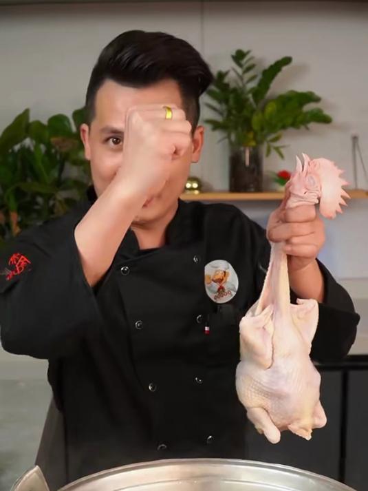 广东十大名鸡之首的白切鸡怎么做才是正宗的？广州酒家做法大公开