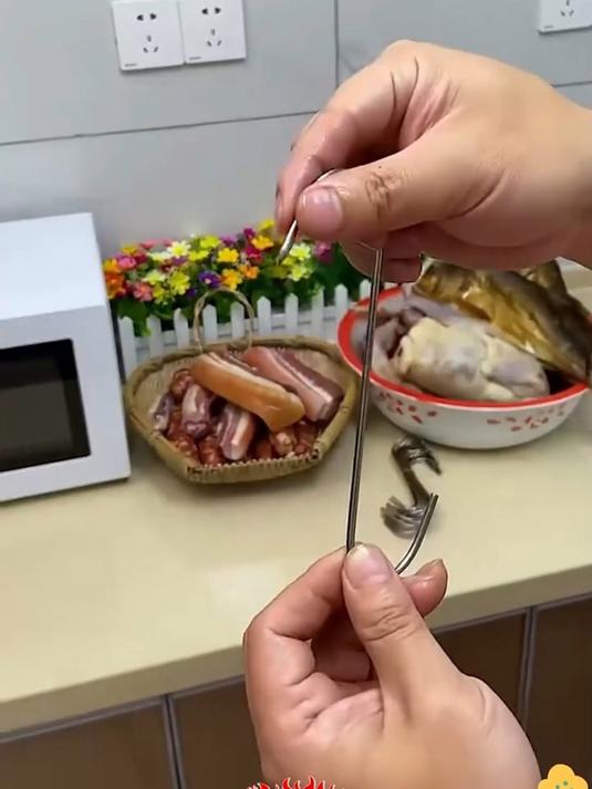 天冷了,家里要晒咸鱼腊肉的可以用这个挂钩,方便又实用