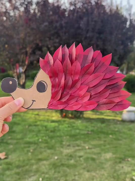 秋天的树叶真的太美了，快动手和娃一起做起来吧！#手工diy #树叶画 #幼儿园手工