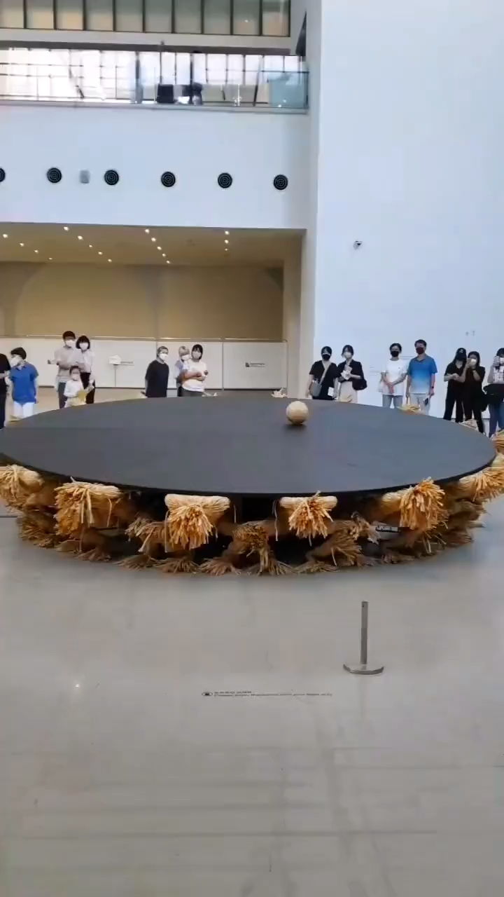 这件大型艺术品很不错