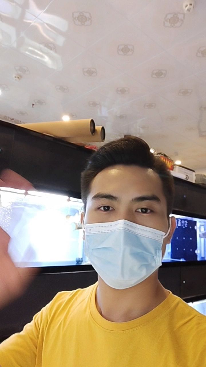 分享一期赛级金龙鱼,鱼体65公分价值10万元,光拿奖金就有75000