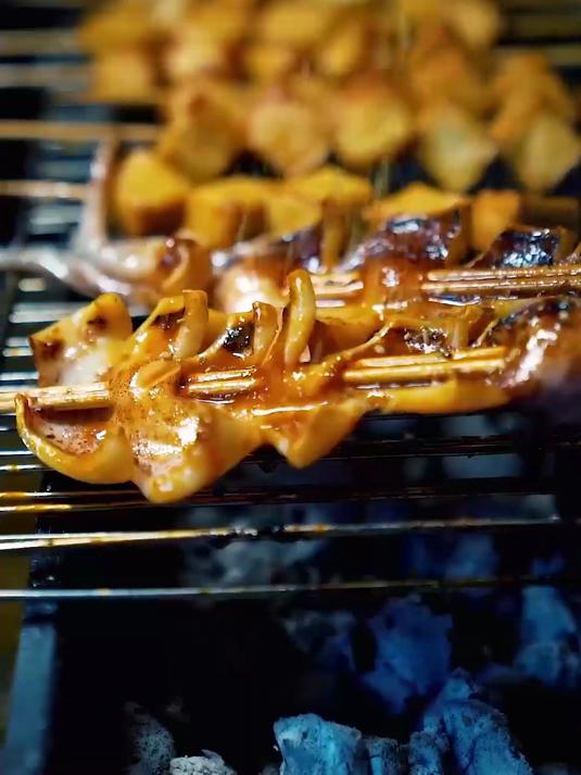 在淄博，烧烤料就是正义！一撒一蘸，香得人生圆满！