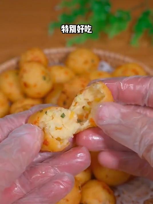 炸点鱼丸吧可以下火锅吃,也能当小吃