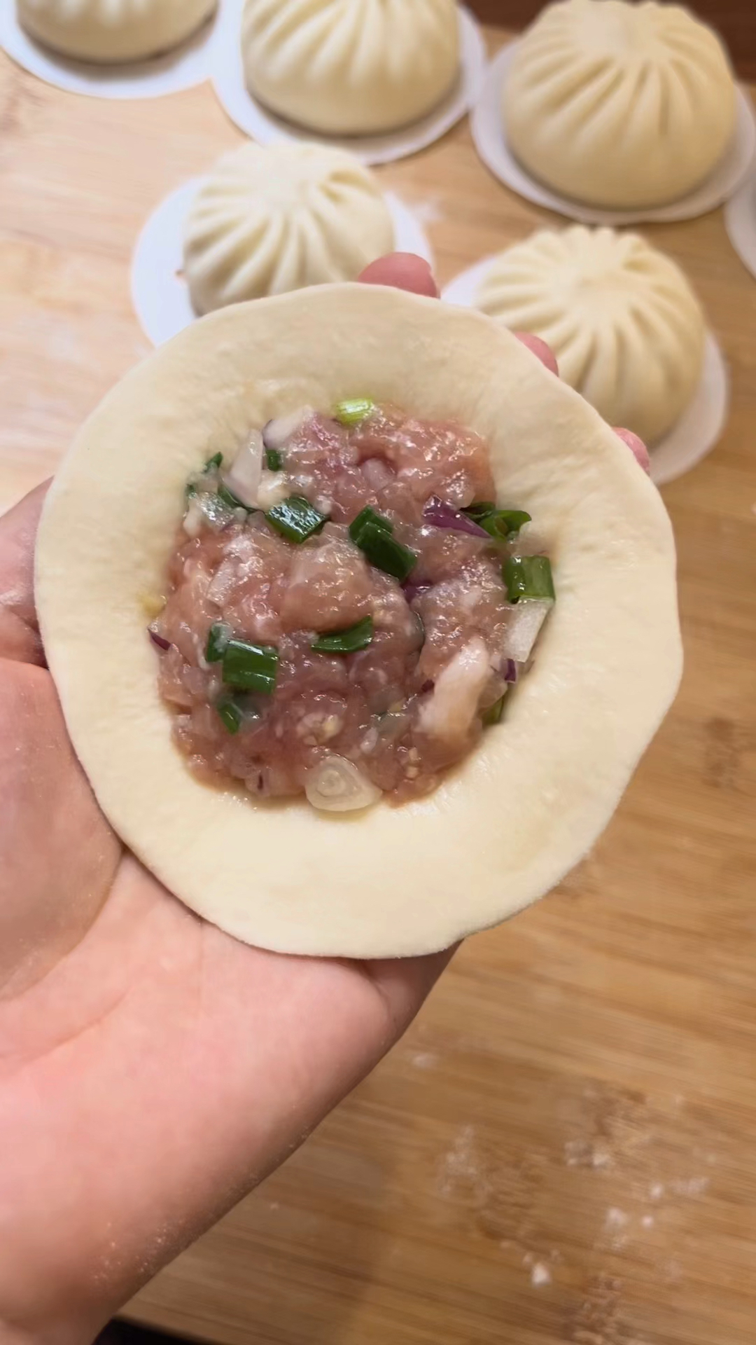包包子包饺子手法慢动作视频教程,收口简单又详细