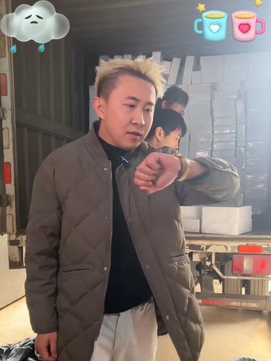 烤鸭蛋你吃过吗蛋白咸香蛋黄流沙含油吃起来特别香拌饭也超赞