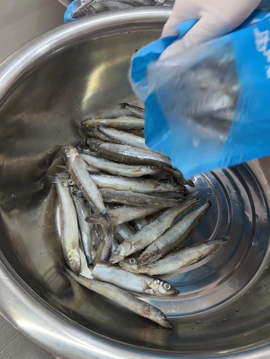 又又又是烘干多春鱼 来提供解压视频啦