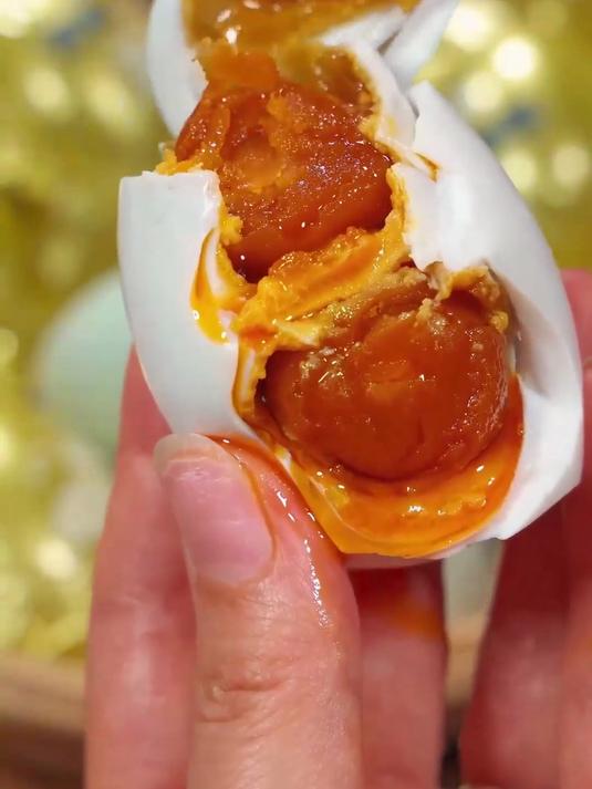 吃饭没食欲?双黄烤海鸭蛋开胃一绝?