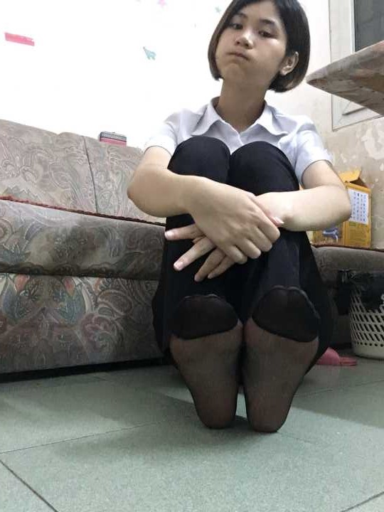 图片[20]-学妹校园寝室短丝系列032期 谭佐婷[40P22M]-六色网