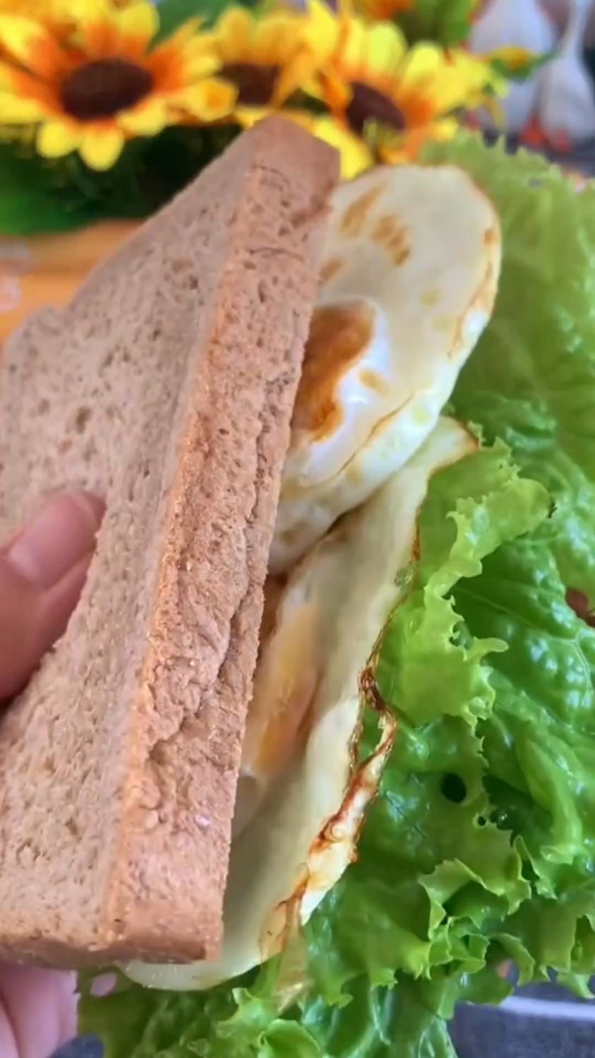 一直回购的黑麦全麦面包,纯粗粮搭配,特别适合减脂期吃