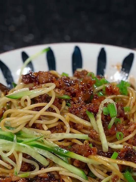 这个葱油拌面超级好吃，味道很好