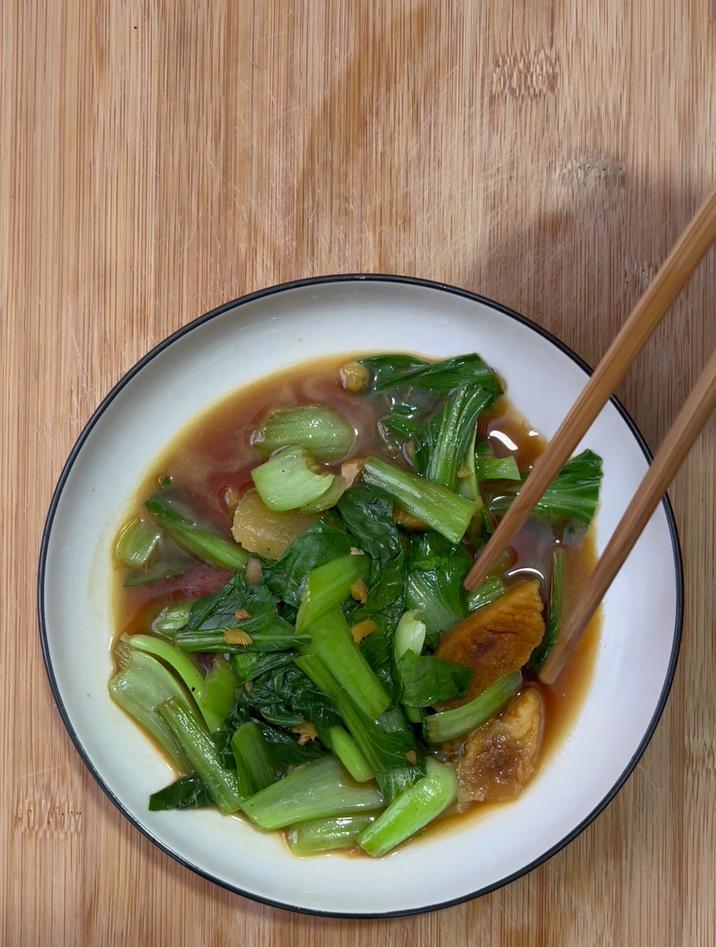 腌肉怎么做最好吃，像我这样炒小白菜，简单好吃